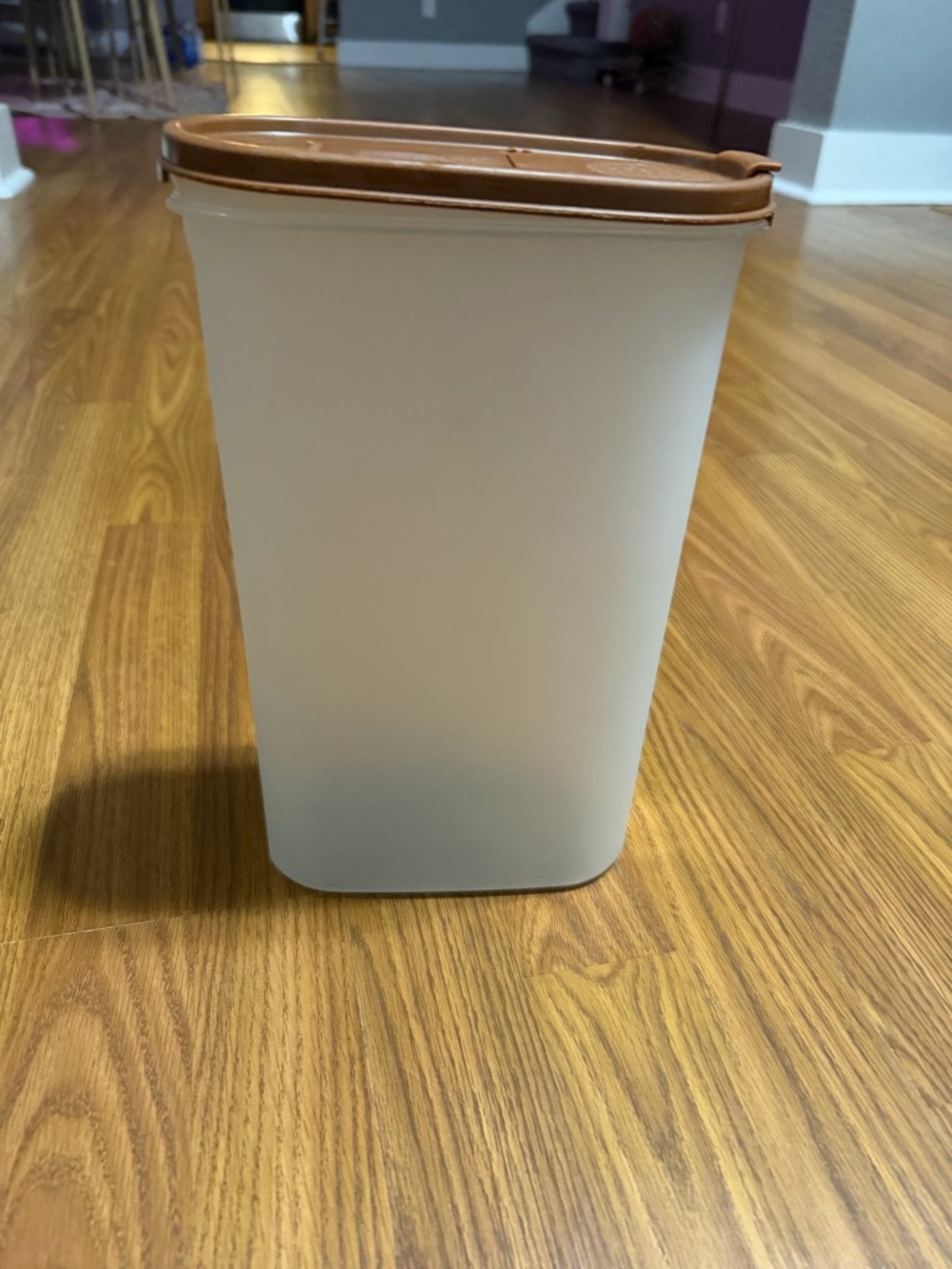 VTG Tupperware Modular Mates Oval 5 container with a brown seal lid.